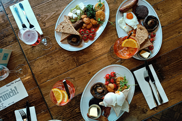 Bottomless Brunch at The Windjammer